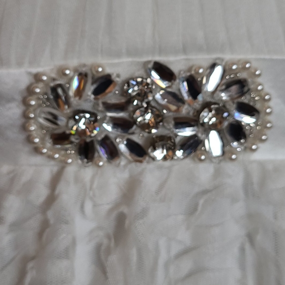 Stunning white strapless gown! - Picture 5 of 8